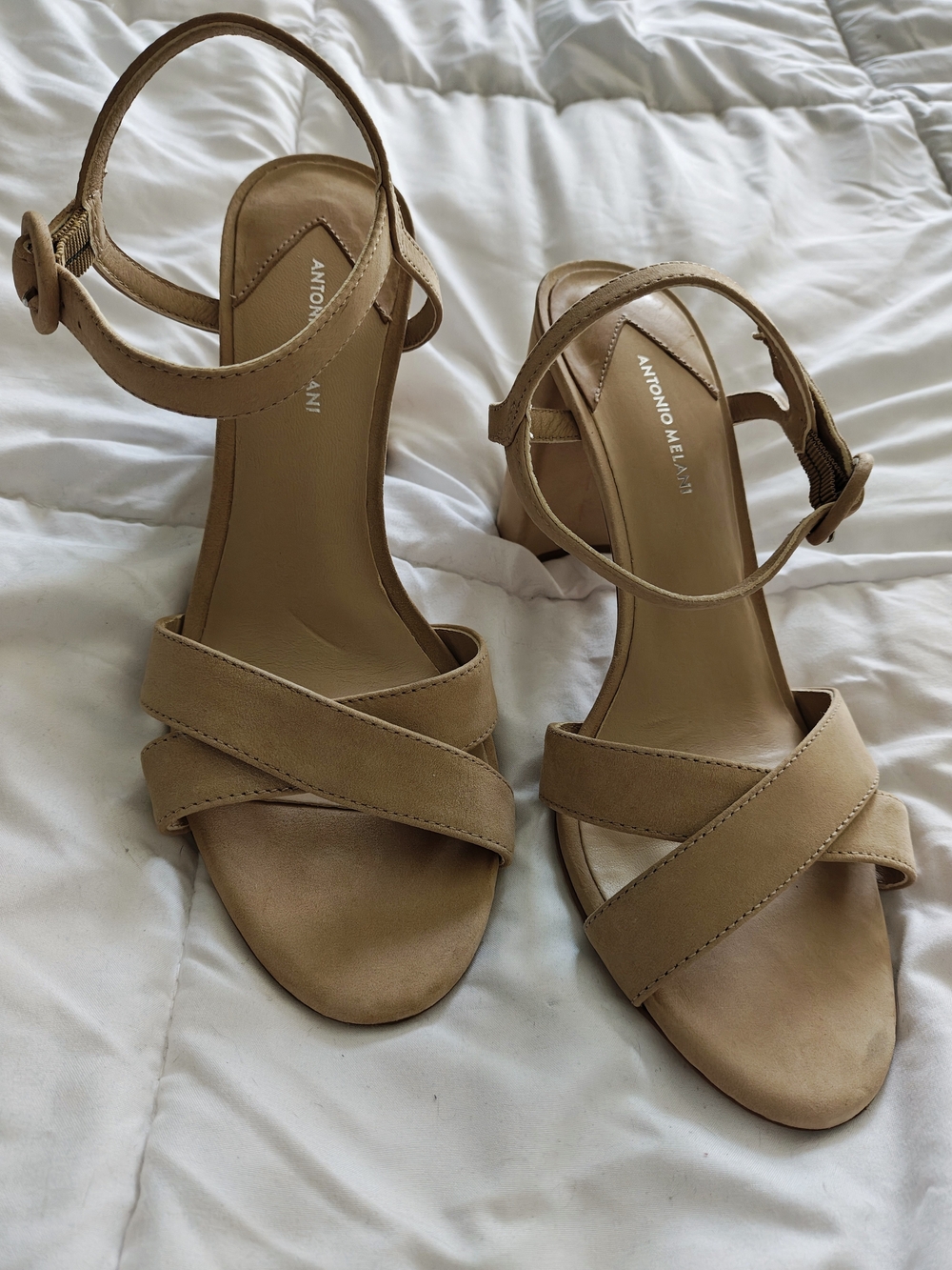 Antonio Melani Nude Beige Leather Sandals - Size 8M - Picture 4 of 4